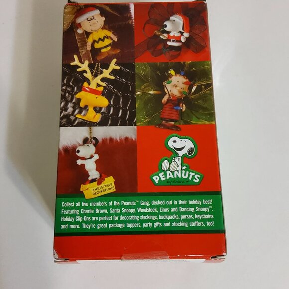 2012 Peanuts Snoopy Christmas Clip-on Figure - Picture 3 of 4